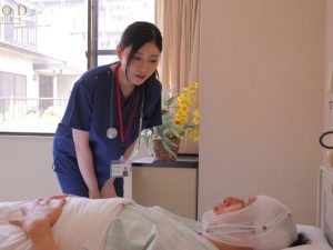 Nhóm bệnh nhân háo sắc thay nhau hấp diêm nữ bác sỹ mông to Rei Kamiki trên giường bệnh